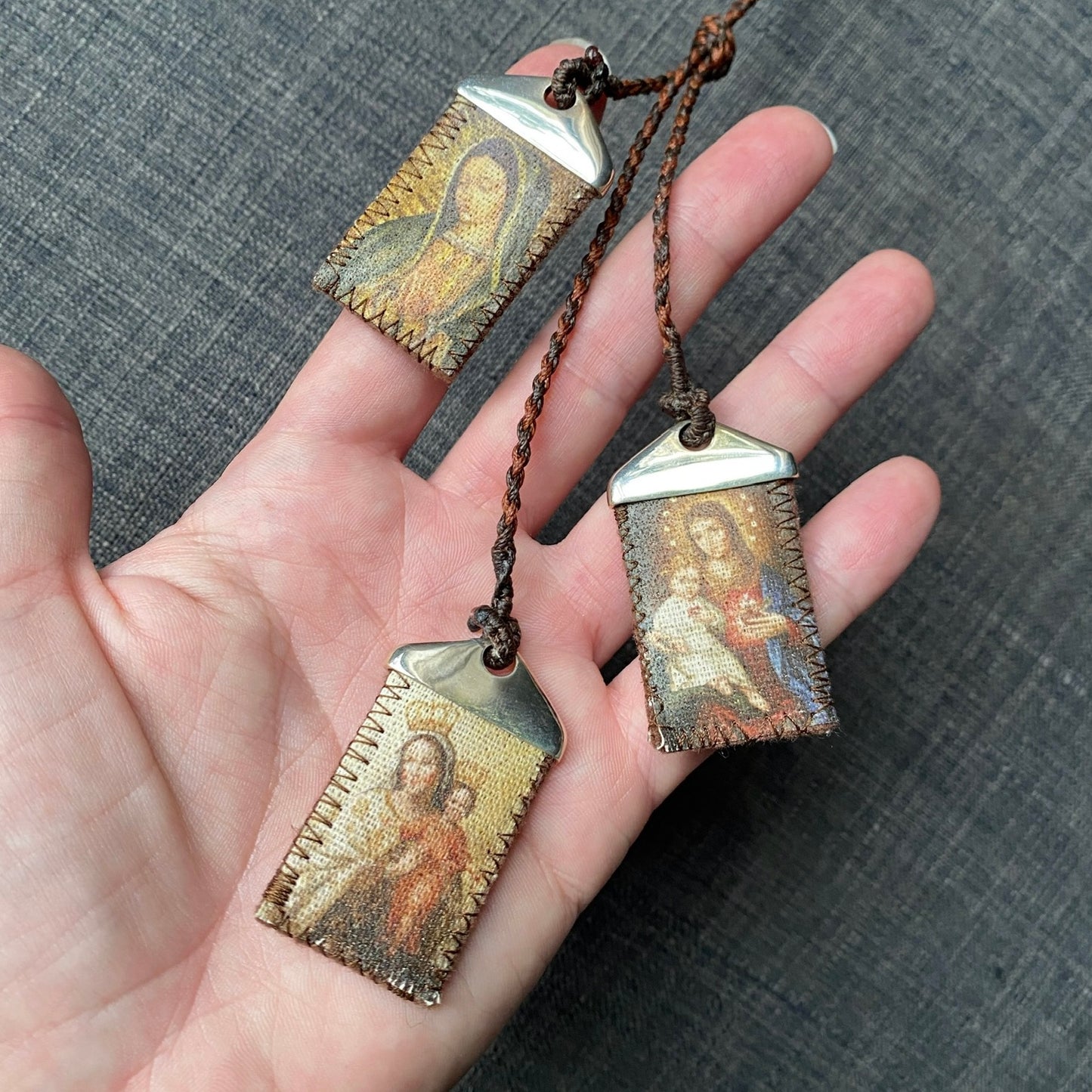 Escapulario triple en plata.925 (Guadalupe-Del Carmen-Sagrado).